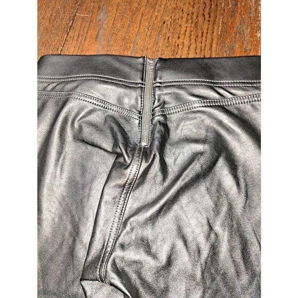 6P LOFT Petites Black Faux Leather Rear Zip Stretch Pants Form Fitting Bodycon - Picture 5 of 6